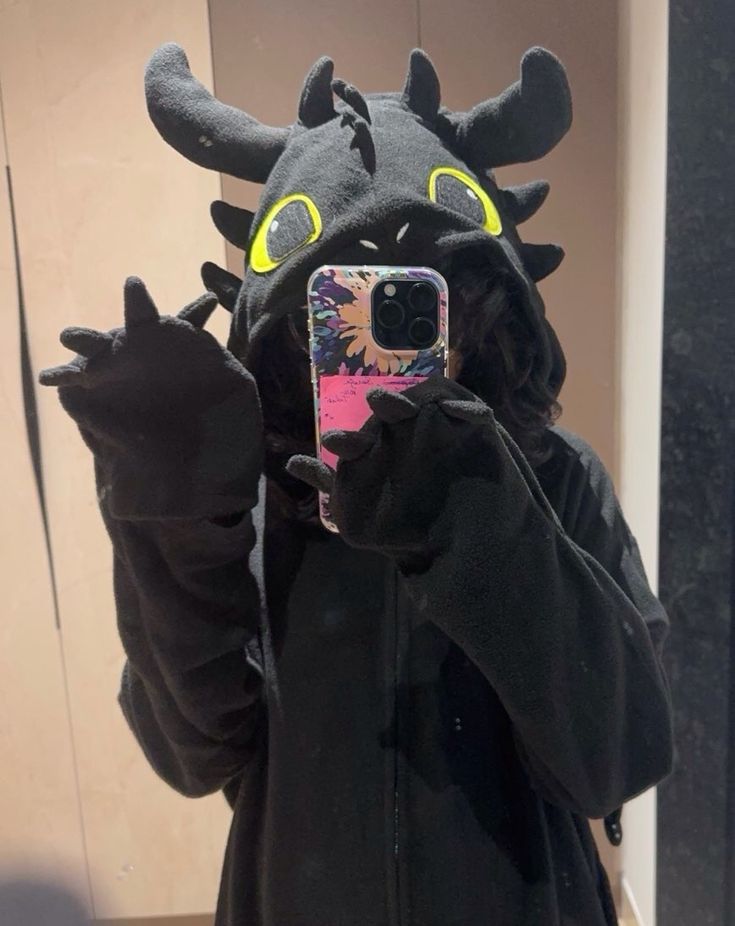 Customer review media